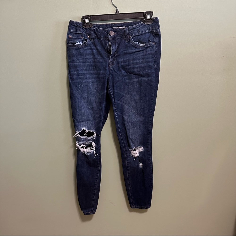 Refuge distressed jeans
